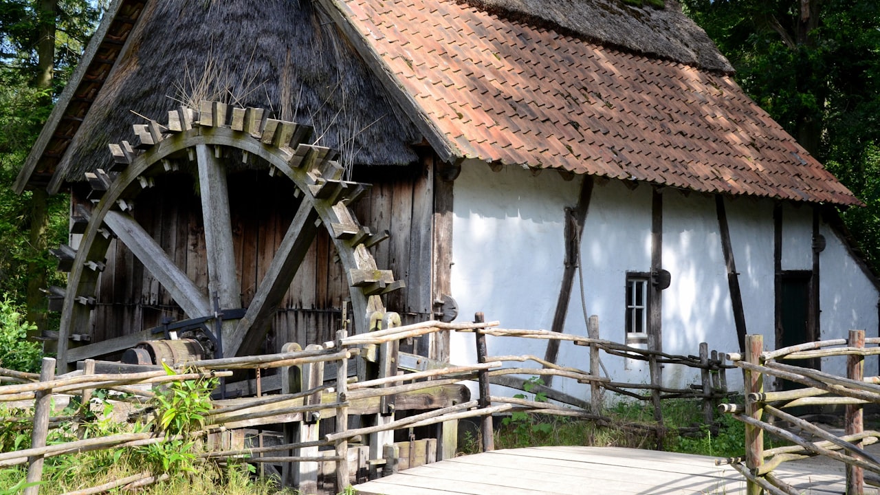 How Does a Wood Pellet Mill Works?  