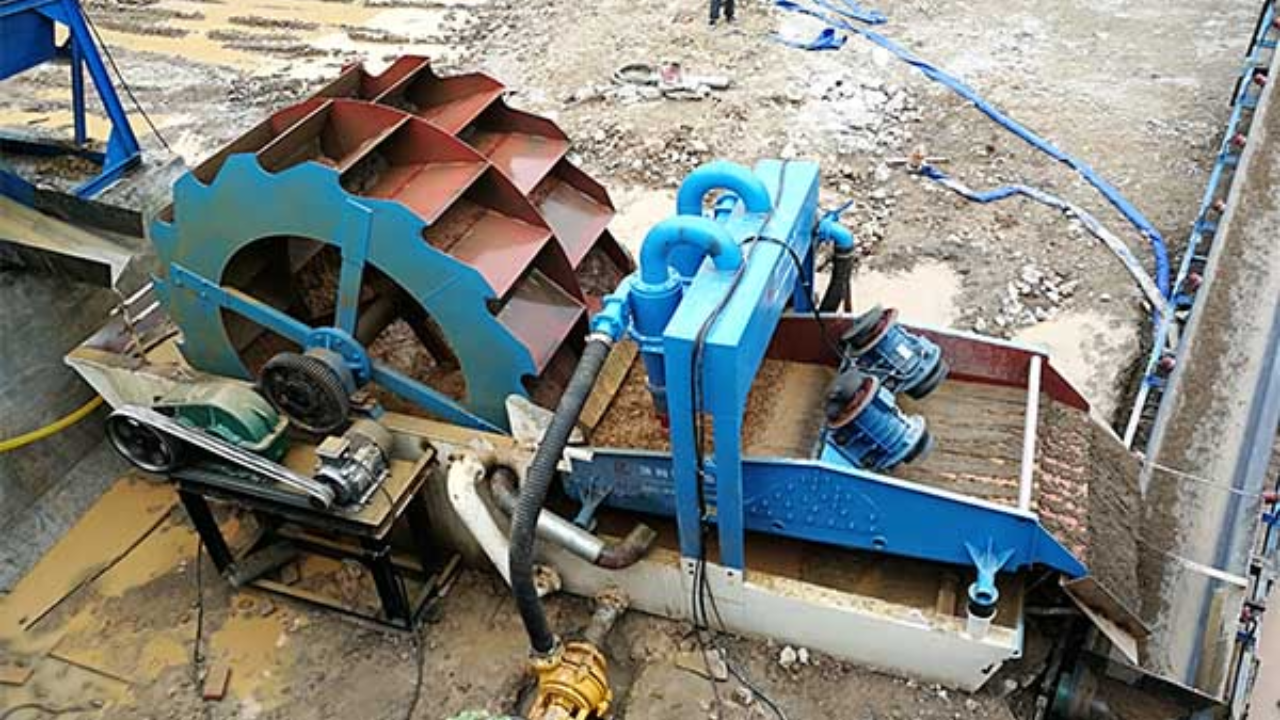 The Role of a Sand Washing Machine in Artificial Sand Making